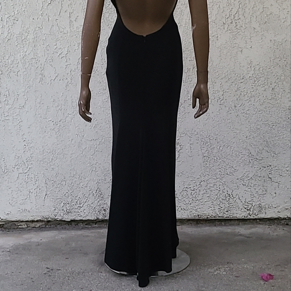 Black Bodyhugging Slinkly Gown - Picture 12 of 15